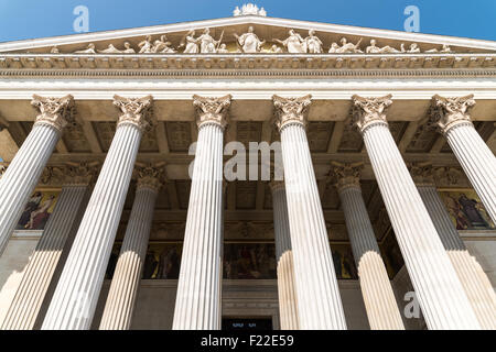 Built In 1883 The Austrian Parliament Building (Parlamentsgebaude) in Vienna Stock Photo