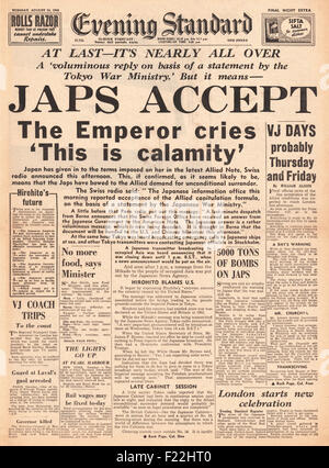 1945 Evening Standard (London) front page reporting Japan accepts complete surrender Stock Photo