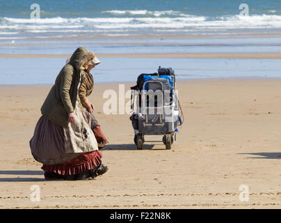 Saltburn by the sea, North Yorkshire, UK. 10th September, 2015. UK Weather: Film crews on Salburn beach filming ITV drama Dark Angel, starring Joanne Froggat, in glorious weather on Saltburn beach on Thursday morning Credit:  Alan Dawson News/Alamy Live News Stock Photo