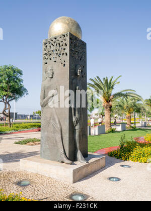 The statue of Dr Alberto Joao Cardoso Goncalves Jardimon, Funchal Promenade, Madeira, Portugal Stock Photo