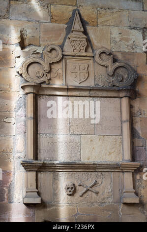 Tombstone with skull and crossbones in Historic Scotland's St Mary's Abbey, Melrose Abbey, Scottish Borders, U.K. Stock Photo