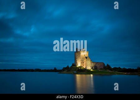 Twilight over Dunguaire Castle (b. 16th Century) near Kinvara, County Galway, Republic of Ireland Stock Photo