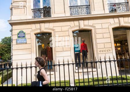 Gucci Store In Paris Stock Photo - Download Image Now - Gucci, Store,  Designer Clothing - iStock