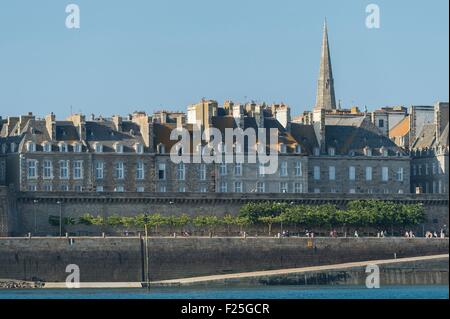 France, Ille et Vilaine, Saint Malo, the walled city from the sea Stock Photo