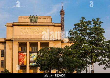 France, Paris, Trocadero square, museum of Architecture and Heritage and Eiffel Tower Stock Photo