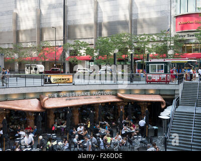 Cheesecake Factory & Cafe in downtown Chicago Stock Photo
