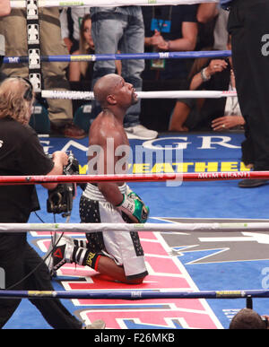 Las Vegas, Nevada, USA. 12th Sep, 2015. Champion Floyd Mayweather jr and challenger Andre Berto engage each other during their WBA AND wbc World Welter weight title match on September 12, 2015 at MGM Grand Arena in Las Vegas, Nevada. Mayweather won via unanimous decision, making his record 49-0 and tying the record of former Heavyweight champion Rocky Marciano. Credit:  Marcel Thomas/ZUMA Wire/Alamy Live News Stock Photo