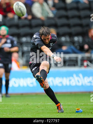 Swansea, Wales. 13th Sep, 2015. Guinness Pro12. Ospreys versus Munster Rugby. Ospreys Sam Davies kicks at goal. © Action Plus Sports/Alamy Live News Stock Photo