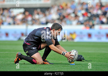Swansea, Wales, UK. 13th Sep, 2015. Guiness Pro 12 -  Ospreys v Munster at the Liberty Stadium in Swansea : Ospreys Sam Davies lines up a penalty.  Credit:  Phil Rees/Alamy Live News Stock Photo