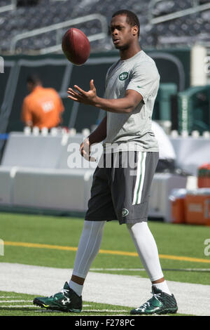 September 13, 2015, New York Jets quarterback Geno Smith (7) plays with the ball prior to the NFL game between the Cleveland Browns and the New York Jets at MetLife Stadium in East Rutherford, New Jersey. Christopher Szagola/CSM Stock Photo