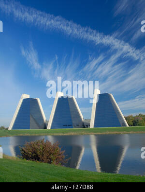 The Pyramids designed by Kevin Roche in College Park, Indianapolis, Indiana. Glass curtain walls Stock Photo