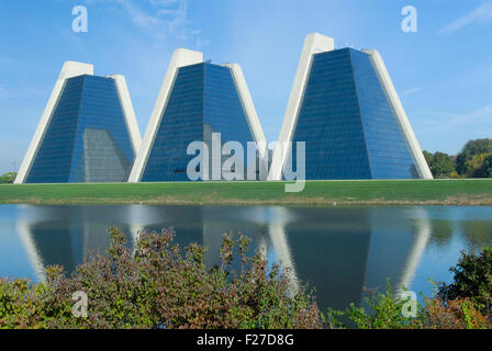 The Pyramids designed by Kevin Roche in College Park, Indianapolis, Indiana. Glass curtain walls Stock Photo