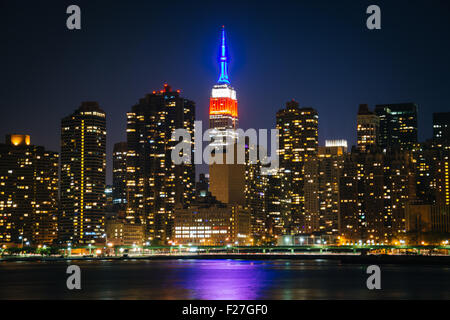 View of the Empire State Building from Gantry Plaza State Park, in Long Island City, Queens, New York. Stock Photo