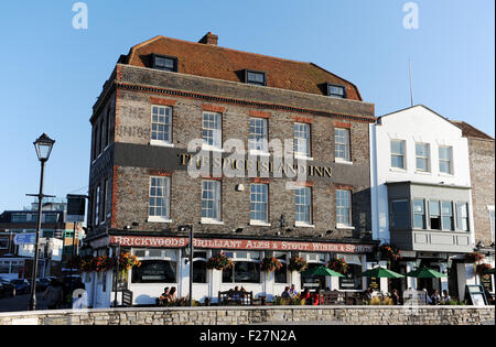 Portsmouth transvestite pubs uk
