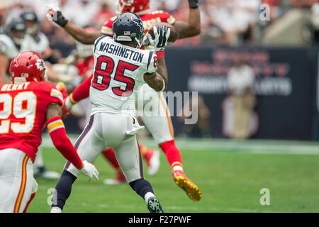 Houston, Texas, USA. 13th Sep, 2015. Houston Texans wide receiver Nate Washington (85) makes a catch during the 2nd quarter of an NFL game between the Houston Texans and the Kansas City Chiefs at NRG Stadium in Houston, TX on September 13th, 2015. Credit:  Trask Smith/ZUMA Wire/Alamy Live News Stock Photo