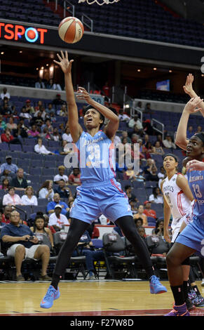 Washington, DC, USA. 13th Sep, 2015. 20150913 - Atlanta Dream guard Angel McCoughtry (35) lays up a basket against the Washington Mystics in the first half at the Verizon Center in Washington. The Dream defeated the Mystics, 73-71. Credit:  Chuck Myers/ZUMA Wire/Alamy Live News Stock Photo