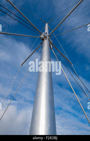 Steel mast on the Pont y Ddraig or the Red Dragon bascule bridge at Rhyl Harbour . Stock Photo