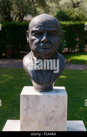 Bronze Statue head of Winston Churchill in Roquebrune Park, France Stock Photo