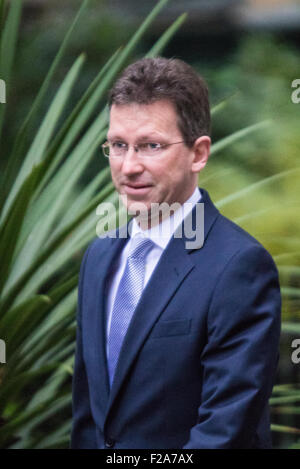 Downing Street, London, UK. 15th September, 2015. Attorney General Jeremy Wright QC arrives at 10 Downing Street to attend the weekly cabinet meeting © Paul Davey/Alamy Live News Credit:  Paul Davey/Alamy Live News Stock Photo