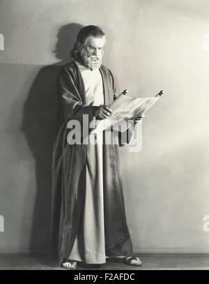 Old Man In A Robe Old man in a white robe Stock Photo - Alamy