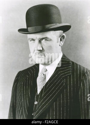 Dapper man in bowler hat (OLVI008 OU180 F) Stock Photo