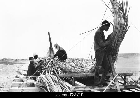 Tconstruct Reeds Boat builders from Lake Chad used papyrus reed from Lake Tana in ...