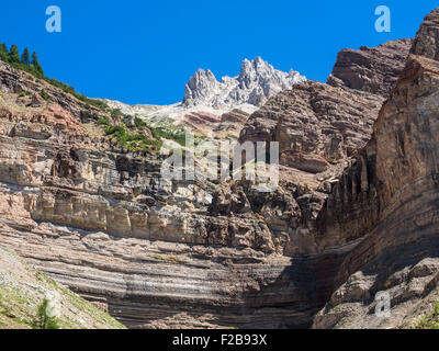 GEOPARC Bletterbach canyon, layers of sediments, stratum, mount Weisshorn in the back, Aldein, south Tyrolia, Italy Stock Photo