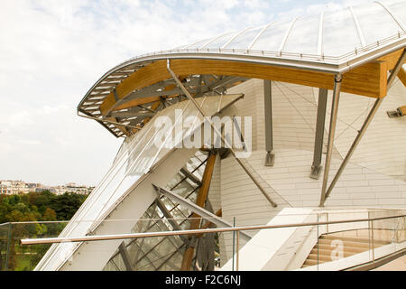Louis Vuitton Foundation Roof Garden, Bois De Boulogne, Paris, France Stock Photo: 91249351 - Alamy