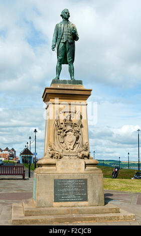 Captain Cook memorial and statue, West Cliff, Whitby, Yorkshire, England, UK Stock Photo