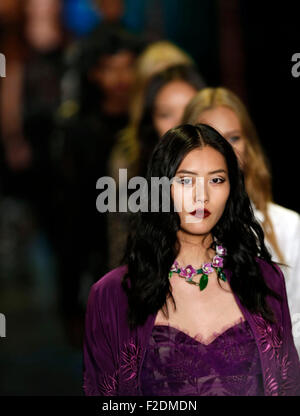 New York, USA. 16th Sep, 2015. Chinese model Liu Wen displays a creation of Anna Sui Spring/Summer 2016 collection during the New York Fashion Week in New York, the United States, on Sept. 16, 2015. Credit:  Qin Lang/Xinhua/Alamy Live News Stock Photo
