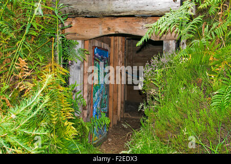 ABRIACHAN TRAIL OR WALK ABOVE LOCH NESS ENTRANCE TO THE HIDDEN WHISKY STILL Stock Photo