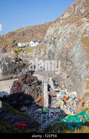 Kynance Cove Storm Cornwall Stock Photo - Alamy