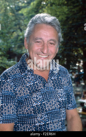 Der bayerische Volksschauspieler und Sänger Maxl Graf, Deutschland 1980er Jahre. Bavarian actor and singer Maxl Graf, Germany 1980s. 24x36Dia159 Stock Photo