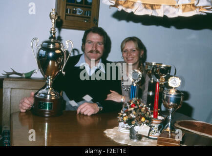 Der deutsche Schauspieler und Regisseur Bernd Helfrich mit Ehefrau Mona Freiberg, Deutschland 1980er Jahre. German actor and director Bernd Helfrich with his wife Mona Freiberg, Germany 1980s. 24x36Dia184 Stock Photo