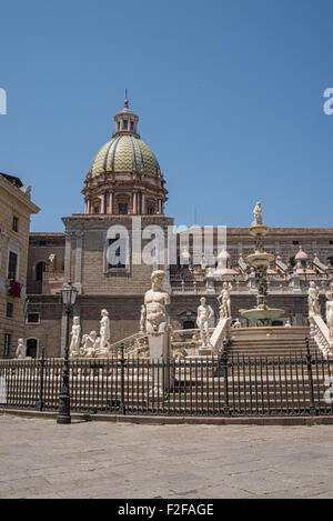 Fontana Pretoria and San Giuseppe dei Teatini church in piazza Pretoria in Palermo, Sicily. Italy. Stock Photo