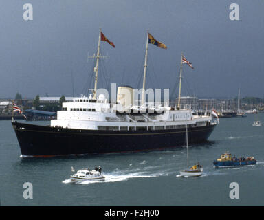 AJAX NEWS PHOTOS. 1979. PORTSMOUTH, ENGLAND. - ROYAL YACHT - THE ROYAL YACHT BRITANNIA WITH H.M.QUEEN ELIZABETH II EMBARKED, LEAVES THE HARBOUR. PHOTO:JONATHAN EASTLAND/AJAX REF:960234 Stock Photo