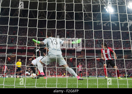 Bilbao, Spain. 17th Sep, 2015. Halil Altintop of Augsburg scores against goal keeper Iago Herrerin of Bilbao during the UEFA Europa League Group L soccer match between Athletic Bilbao and FC Augsburg at Estadio de San Mames in Bilbao, Spain, 17 September 2015. Photo: Juan Flor/dpa/Alamy Live News Stock Photo
