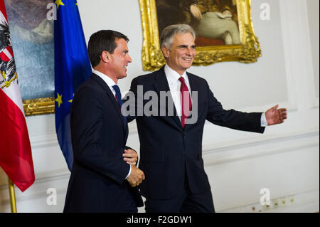 (150919) -- VIENNA, Sept. 19, 2015 (Xinhua) -- Austrian Chancellor Werner Faymann (R) meets with French Prime Minister Manuel Valls in Vienna, capital of Austria, on Sept. 18, 2015. (Xinhua/Qian Yi) Stock Photo