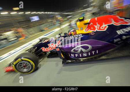Singapore. 18th Sep, 2015. Team Infiniti Red Bull driver Daniil Kvyat drives in the second practice during F1 Singapore Grand Prix Night Race in Singapore's Marina Bay Street Circuit, Sept. 18, 2015. © Then Chih Wey/Xinhua/Alamy Live News Stock Photo