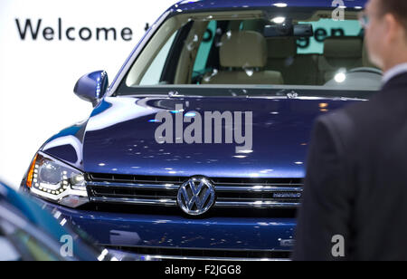 Detroit, Michigan, USA. 09th Jan, 2012. A file picture made available on 20 September 2015 shows a Volkswagen Passat TDI Clean Diesel at the North American International Autoshow (NAIAS) in Detroit, Michigan, USA, 09 January 2012. Photo: FRISO GENTSCH/VOLKSWAGEN/dpa/Alamy Live News Stock Photo