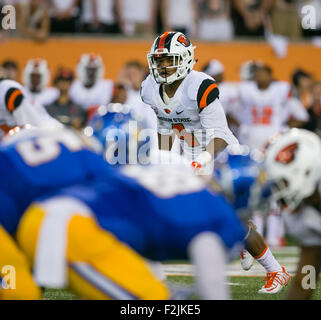 September 19, 2015: Oregon State Beavers safety Justin Strong (4) in action during the NCAA Football game between the Oregon State Beavers and the San Jose State Spartans at Reser Stadium in Corvallis, OR. Oregon State leads San Jose State 35-21 in the 4th quarter. Damon Tarver/Cal Sport Media Stock Photo