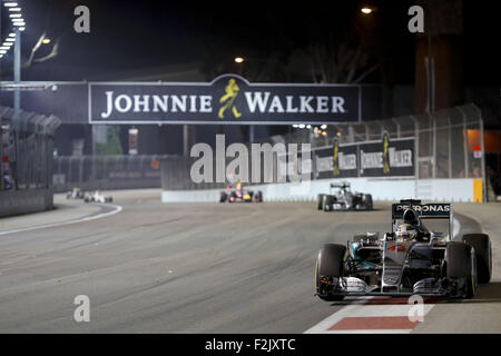 Singapore. 20th Sep, 2015. LEWIS HAMILTON of Great Britain and Mercedes AMG Petronas F1 Team drives during the 2015 Formula 1 Singapore Grand Prix at Marina Bay Street Circuit, in Singapore. Credit:  James Gasperotti/ZUMA Wire/Alamy Live News Stock Photo