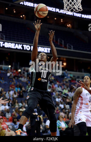 Washington, DC, USA. 20th Sep, 2015. 20150920 - New York Liberty guard Epiphanny Prince (10) scores against the Washington Mystics in the second half of Game 2 in the WNBA Eastern Conference playoffs at the Verizon Center in Washington. The Liberty defeated the Mystics, 86-68. © Chuck Myers/ZUMA Wire/Alamy Live News Stock Photo