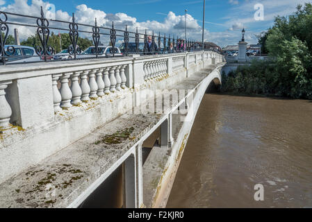 The bridge over the river Mersey at Bridge foot in Warrington. Stock Photo