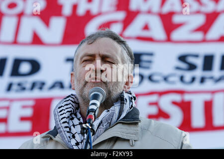 Jeremy Corbyn MP joins Palestinian demonstrators in London's Trafalgar Square along with estimated 15,000 protesters who marched against Israel's bombing of Gaza Stock Photo