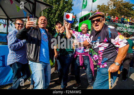 South African Rugby Fans Arrive To Watch Their Team Play Japan In Their Opening Match of The 2015 Rugby World Cup, Brighton, UK Stock Photo