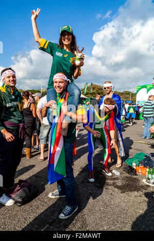South African Rugby Fans Arrive To Watch Their Team Play Japan In Their Opening Match of The 2015 Rugby World Cup, Brighton, UK Stock Photo