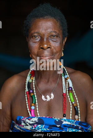 Benin, West Africa, Savalou, a priestess from the voodoo covent of the royal palace Stock Photo