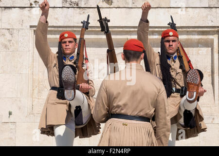 Members of the Presidential guard at the Tomb of the Unknown Soldier in front of the Greek Parliament building Stock Photo