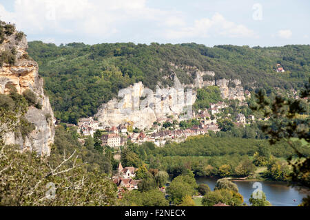 La Roque Gageac , one of the most beautiful villages of France huddled between the cliff and the Dordogne river. Stock Photo